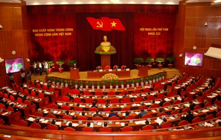 Từng đồng chí Ủy viên Trung ương phải chủ động từ chức khi bản thân không đủ điều kiện, uy tín