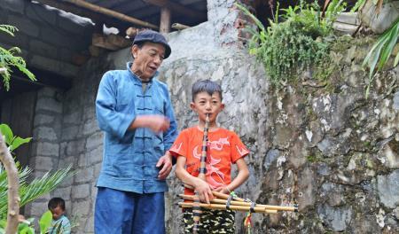 Lời đáp từ của khèn Mông