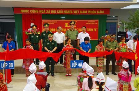 Khánh thành "Nhà bán trú cho em" tại Trường Tiểu học xã Lao Chải
