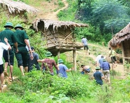 Góp sức trong cuộc truy tìm hung thủ giết người ở bản Phồng