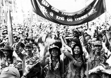 Nhiều hoạt động kỷ niệm 50 năm phong trào “Ba Sẵn sàng”