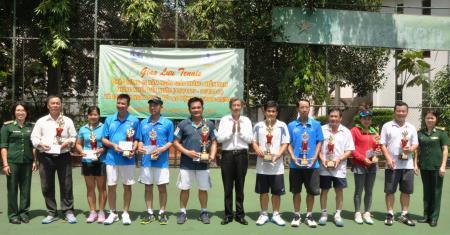 Bộ Tư lệnh BĐBP và Tập đoàn Công nghiệp Cao su Việt Nam giao lưu tennis