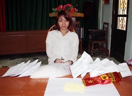 “Người đẹp” đua đòi ăn chơi, sa vào vòng tội lỗi