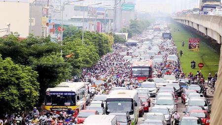 Tiếp tục kéo giảm tai nạn, khắc phục ùn tắc giao thông