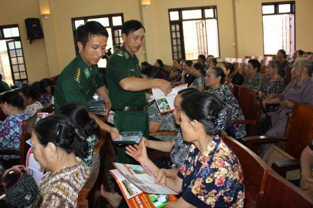 Đồn BP cửa khẩu cảng Diêm Điền tuyên truyền phòng chống ma túy và mua bán người