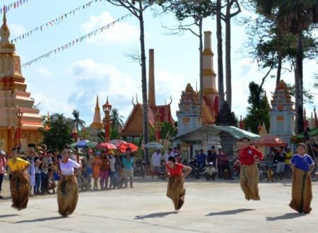Rộn ràng Tết Chôl Chnăm Thmây