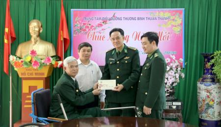 Thăm, tặng quà tết các Trung tâm điều dưỡng thương binh