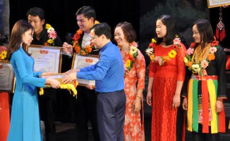 Điểm tựa vững chắc cho học sinh vùng dân tộc thiểu số và miền núi