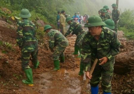 BĐBP Hà Giang giúp dân khắc phục hậu quả mưa lũ