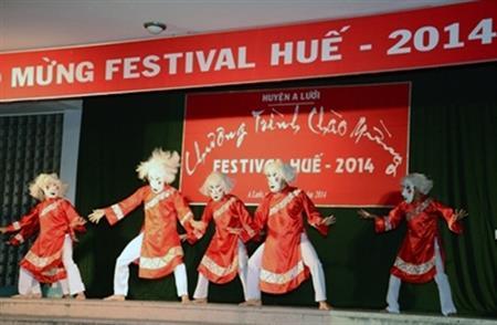 "Cái Festival" về A Lưới