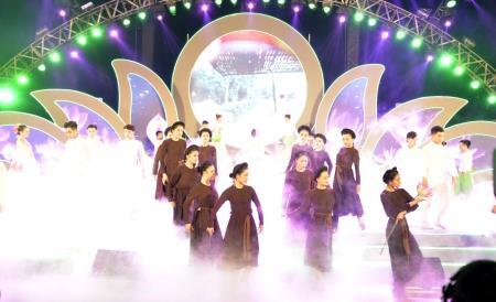 Tình thương yêu của Người gửi lại thế hệ mai sau trong bản Di chúc thiêng liêng, bất hủ