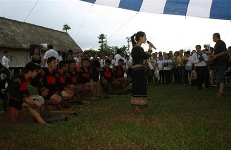 Đau đáu nỗi niềm thổ cẩm J'rai