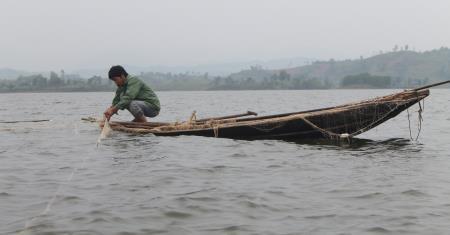 Hồ trên núi Cấm Sơn