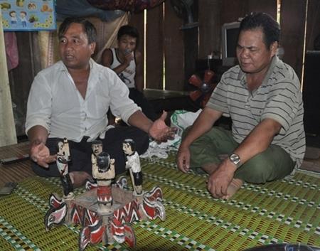 Tượng nhà mồ trong đời sống văn hóa của người Cơ Tu