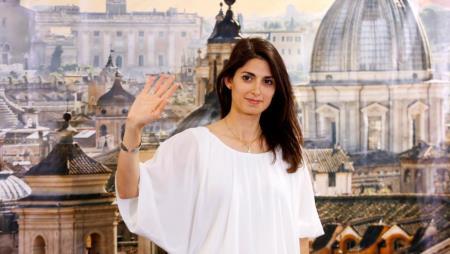 Nữ Thị trưởng đầu tiên của Roma đối đầu với mafia