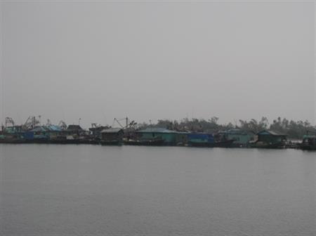 Lặng thầm nơi đầu sóng