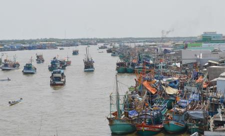 Nóng tình trạng ngư phủ "bùng tiền" chủ tàu ở Sông Đốc
