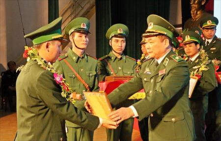 Tuyên dương 10 gương mặt trẻ tiêu biểu và 10 gương mặt trẻ triển vọng năm 2015