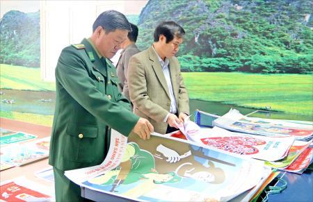 Hình ảnh người lính mang quân hàm xanh ngày càng được tô đậm