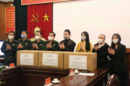 Tiếp nhận trang bị y tế cho BĐBP phòng, chống dịch Covid-19