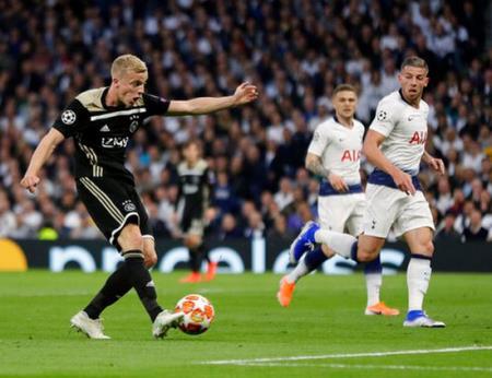 Lượt đi bán kết Champions League 2018-2019: Ajax giành lợi thế, Mauricio Pochettino nhận sai lầm