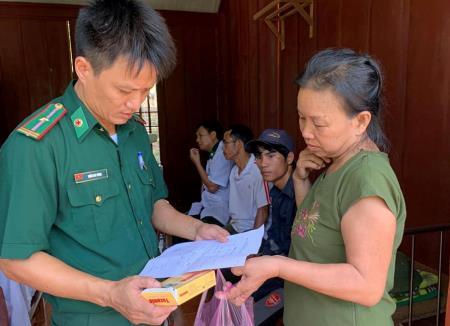 “Tủ thuốc biên cương” giúp đồng bào biên giới
