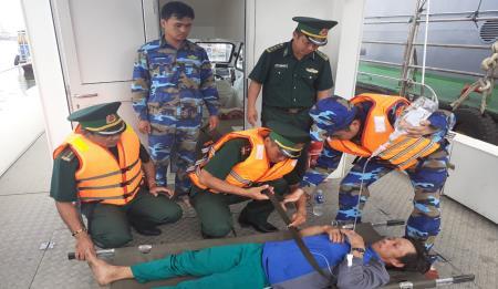Trong sóng gió luôn có những người lính Biên phòng