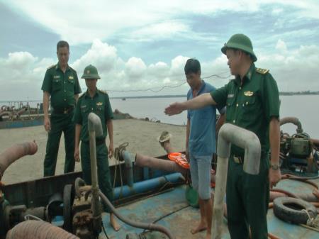 Nóng tình trạng “cát tặc” ở khu vực biển Cần Giờ