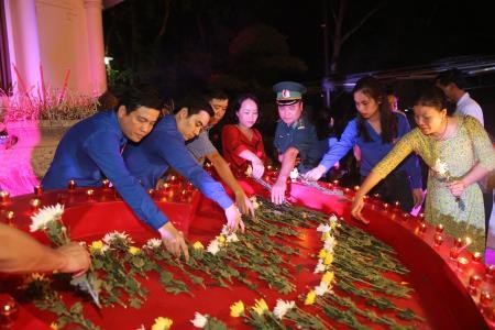 "Thắp nến tri ân" tại Khu di tích Ngã ba Đồng Lộc