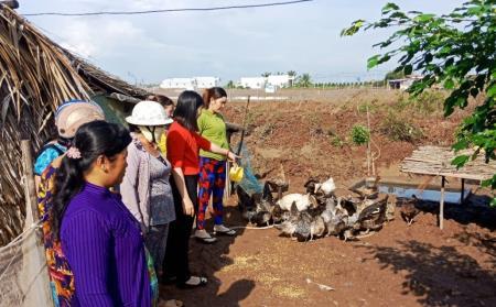 Câu lạc bộ “Nữ phòng chống tội phạm” ở Điền Hải
