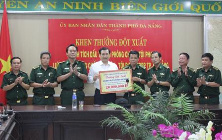 Khen thưởng đột xuất BĐBP Đà Nẵng về thành tích phòng chống tội phạm