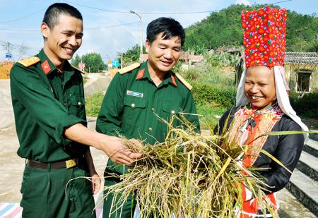 Xây dựng nền quốc phòng toàn dân gắn với thế trận biên phòng toàn dân