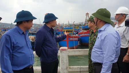 Bộ trưởng Nguyễn Xuân Cường trực tiếp kiểm tra công tác phòng, chống bão số 6 tại Quảng Ngãi