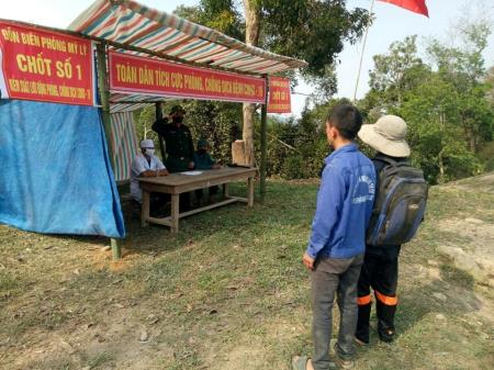 Lập phòng tuyến phòng, chống dịch bệnh nơi biên giới Việt - Lào