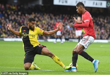 Man United thua sốc đội bét bảng, Real Madrid hụt hơi