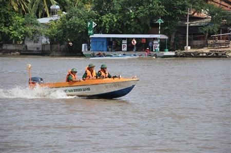 Dồn sức, căng quân chống buôn lậu