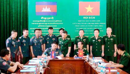 Chung tay bảo vệ biên giới bình yên