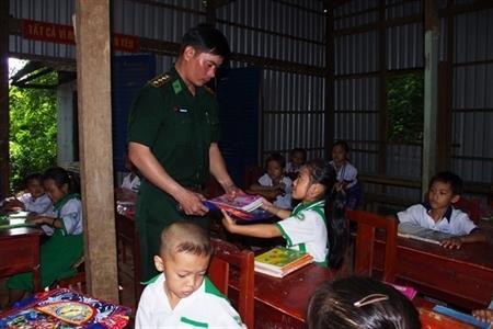 Lớp học trên ngọn sóng