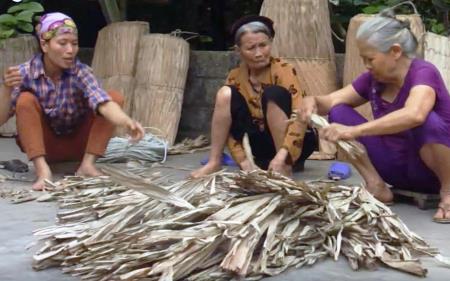 Áo tơi Yên Lạc - Ai bảo là “cổ tích”?
