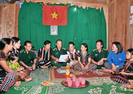 Báo Pháp luật triển khai đề án Chung tay xóa nghèo pháp luật