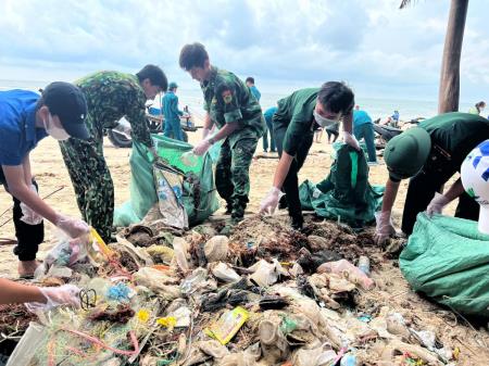 Lan tỏa tình yêu và trách nhiệm với biển xanh