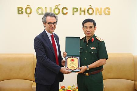 Hợp tác quốc phòng giữa Việt Nam và EU ngày càng phát triển chặt chẽ và toàn diện