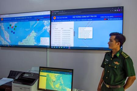 Một ngày ở Trung tâm giám sát tàu cá Cà Mau