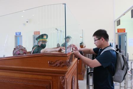 Cửa khẩu thông thoáng, hoạt động xuất nhập khẩu thuận lợi