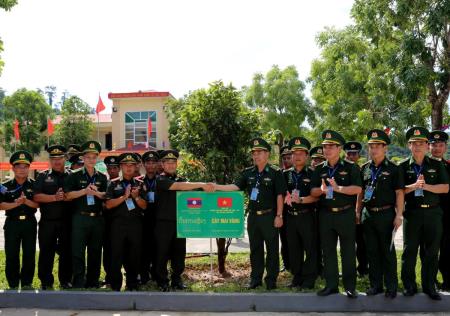 Sĩ quan trẻ Biên phòng Việt Nam-Lào chung tay xây dựng biên giới hòa bình, hữu nghị, hợp tác và phát triển