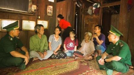 Sau 4 năm bị lừa bán sang Trung Quốc, cô gái được giải cứu trở về đoàn tụ với gia đình