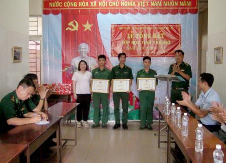Tổng kết lớp học tình thương trên khu vực biên giới tỉnh Long An
