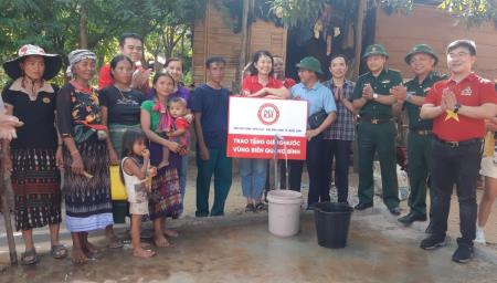 Quảng Bình: Khánh thành và bàn giao công trình dân sinh, tặng quà nhân dân vùng cao biên giới