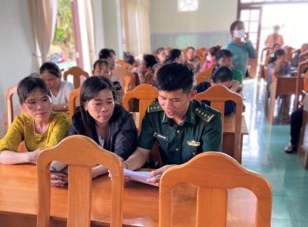 Bình Thuận: Tập huấn công tác Hội, tuyên truyền biển, đảo và phòng, chống khai thác hải sản bất hợp pháp cho hội viên Hội Nông dân