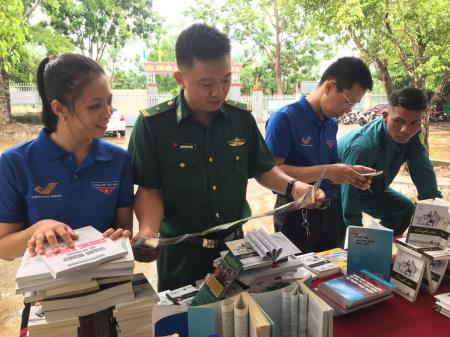 Tuyên truyền pháp luật cho thanh thiếu niên tại xã biên giới Krông Na